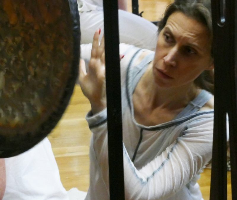 the art of playing the Gong